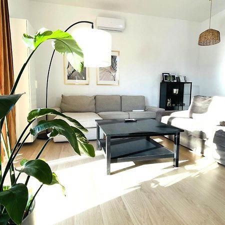 House Flow, 3 Room, Free 2 Parking 브라티슬라바 외부 사진