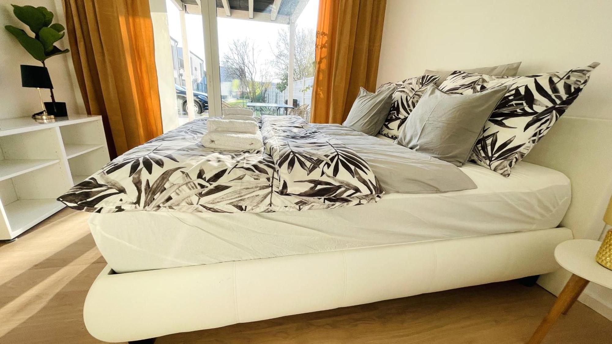 House Flow, 3 Room, Free 2 Parking 브라티슬라바 외부 사진