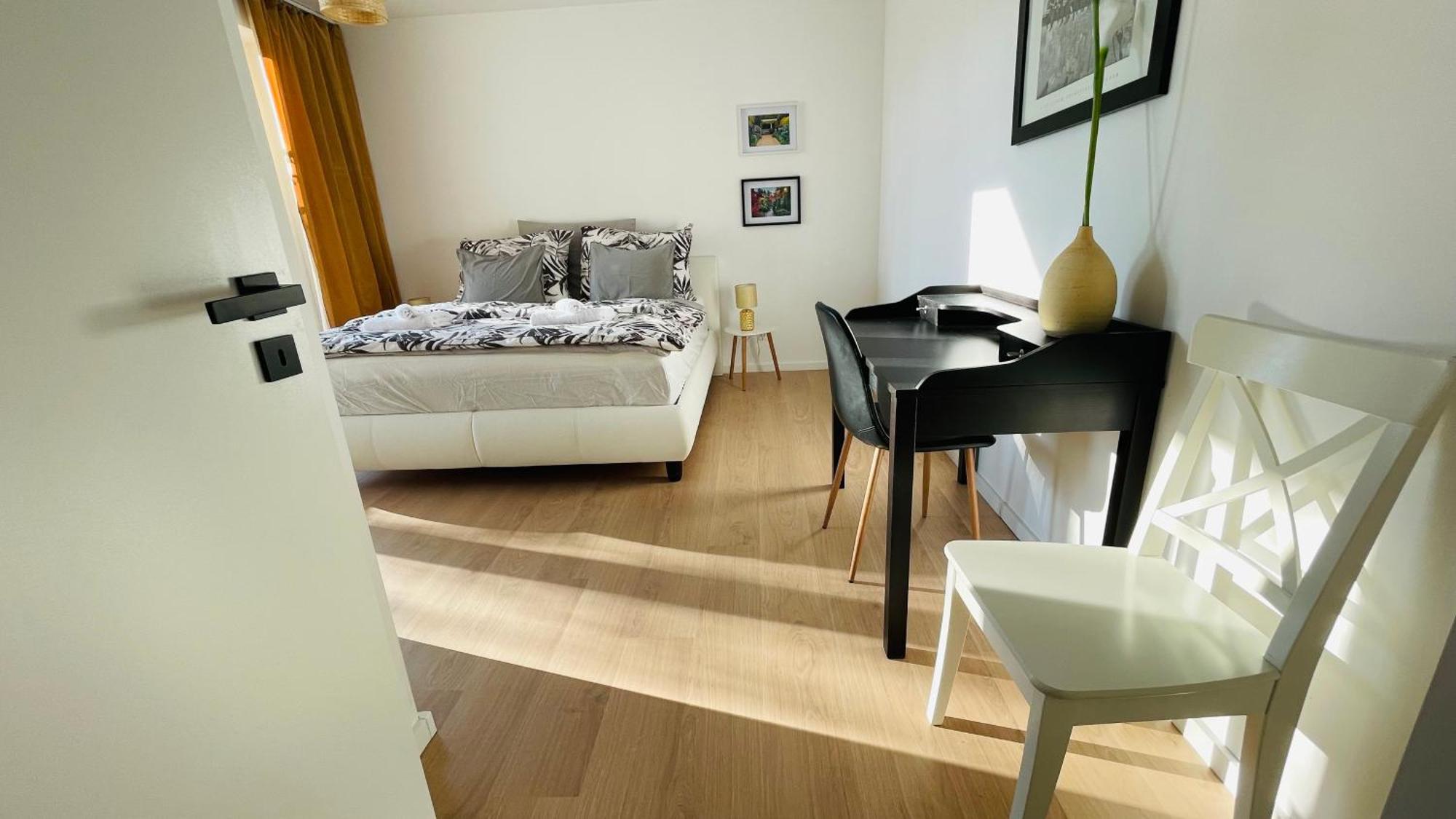 House Flow, 3 Room, Free 2 Parking 브라티슬라바 외부 사진