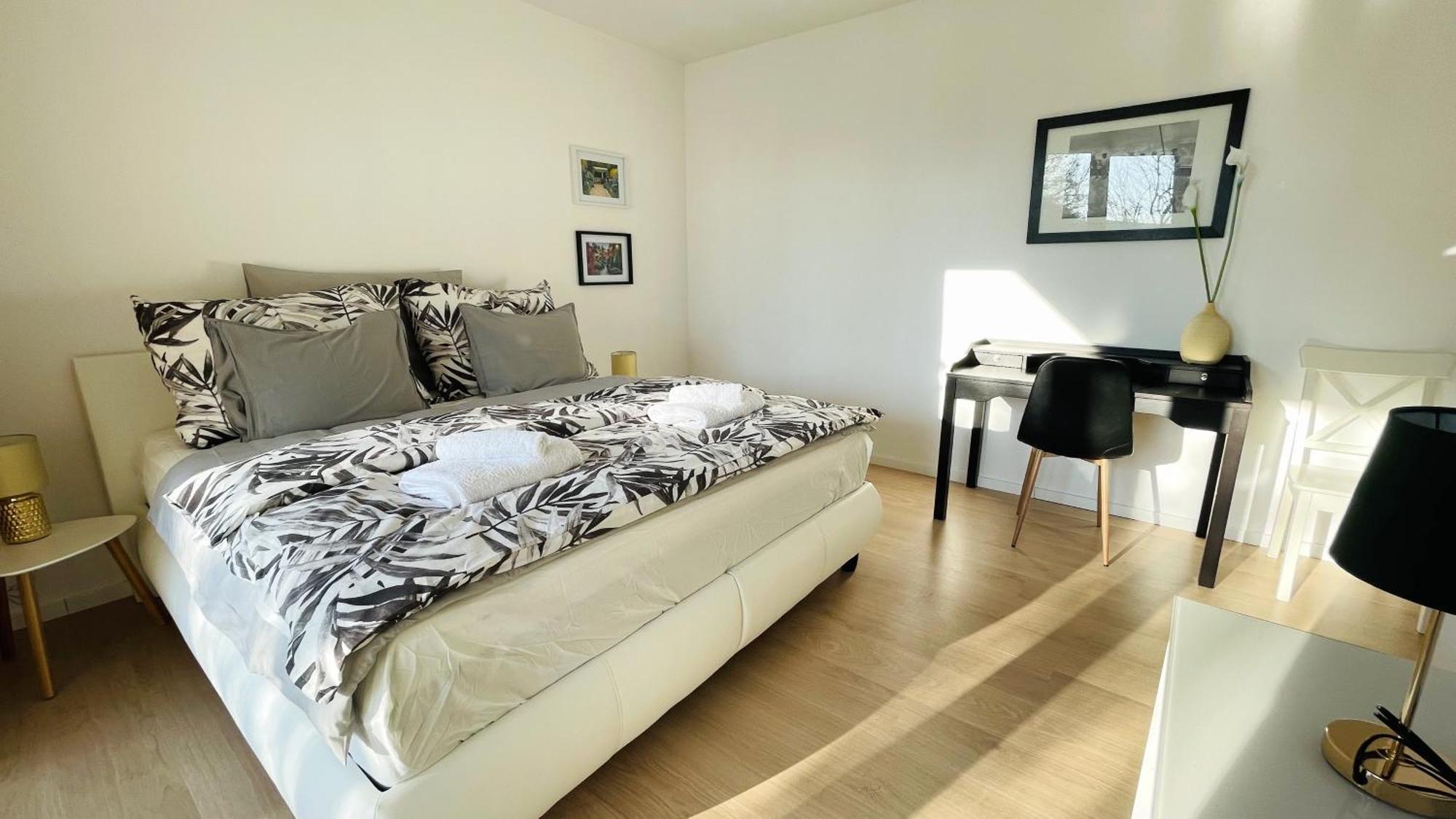 House Flow, 3 Room, Free 2 Parking 브라티슬라바 외부 사진