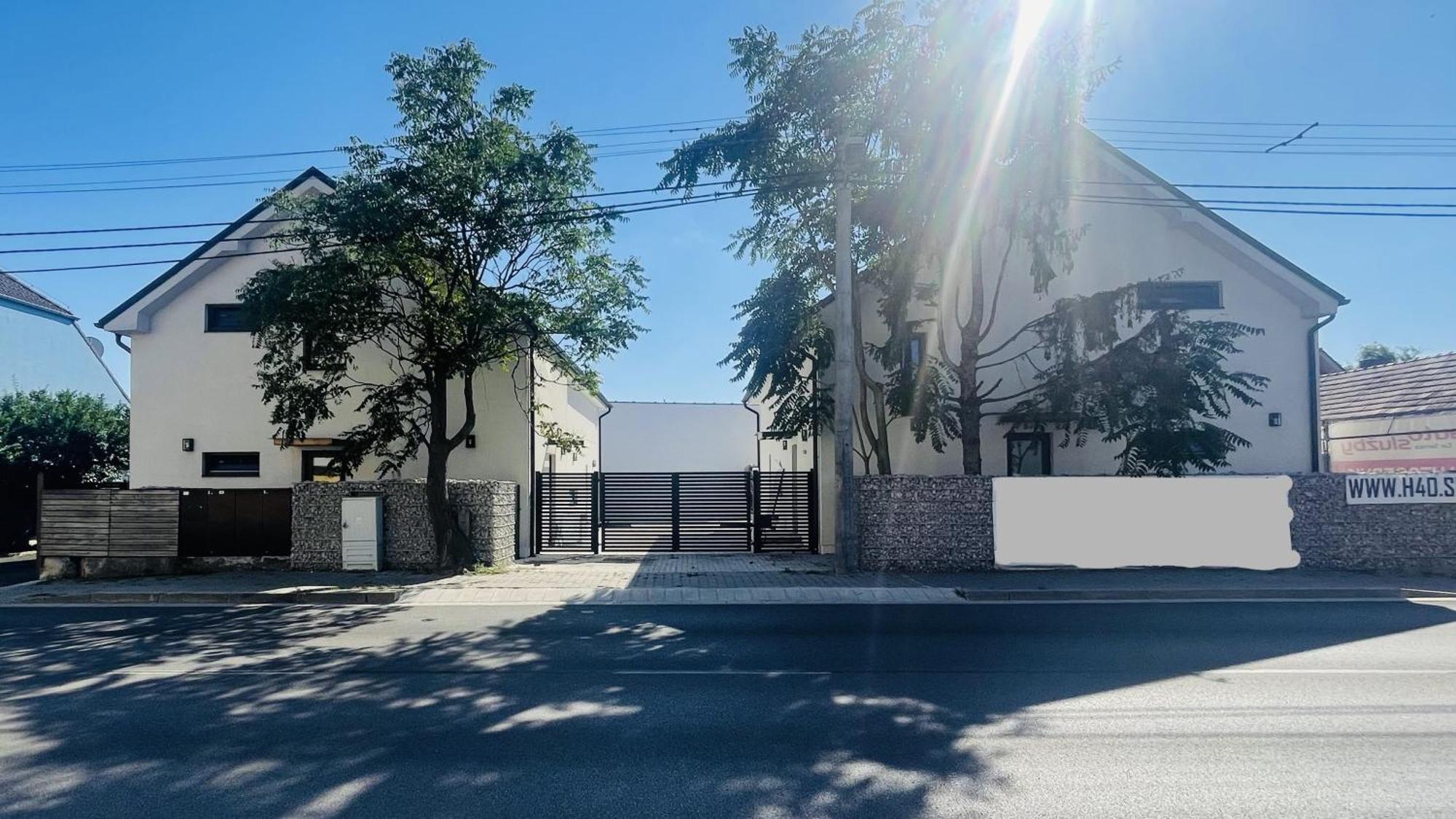 House Flow, 3 Room, Free 2 Parking 브라티슬라바 외부 사진