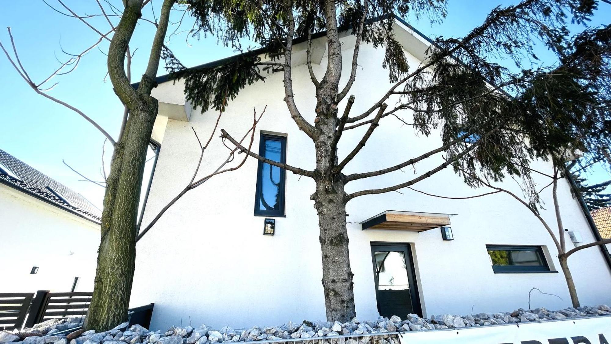 House Flow, 3 Room, Free 2 Parking 브라티슬라바 외부 사진