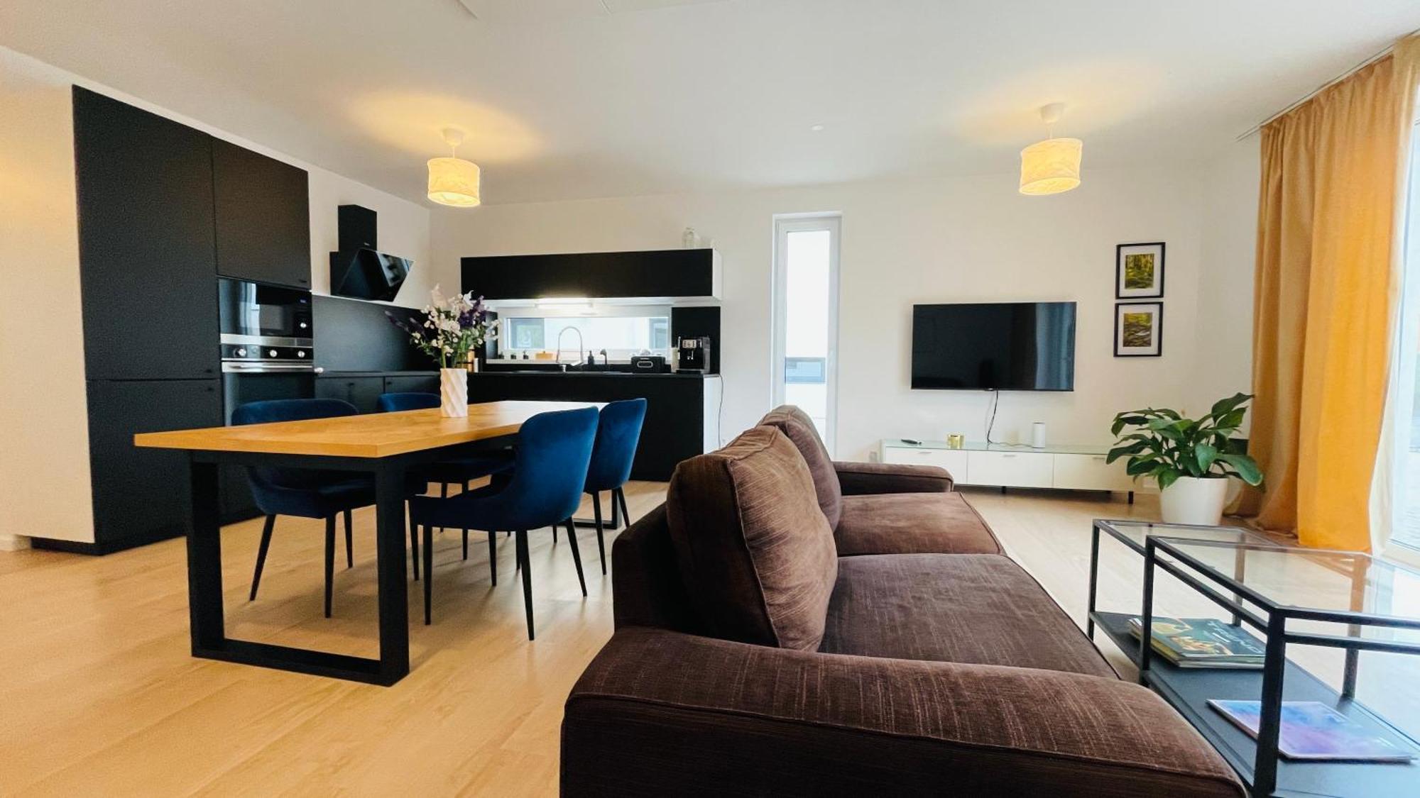 House Flow, 3 Room, Free 2 Parking 브라티슬라바 외부 사진
