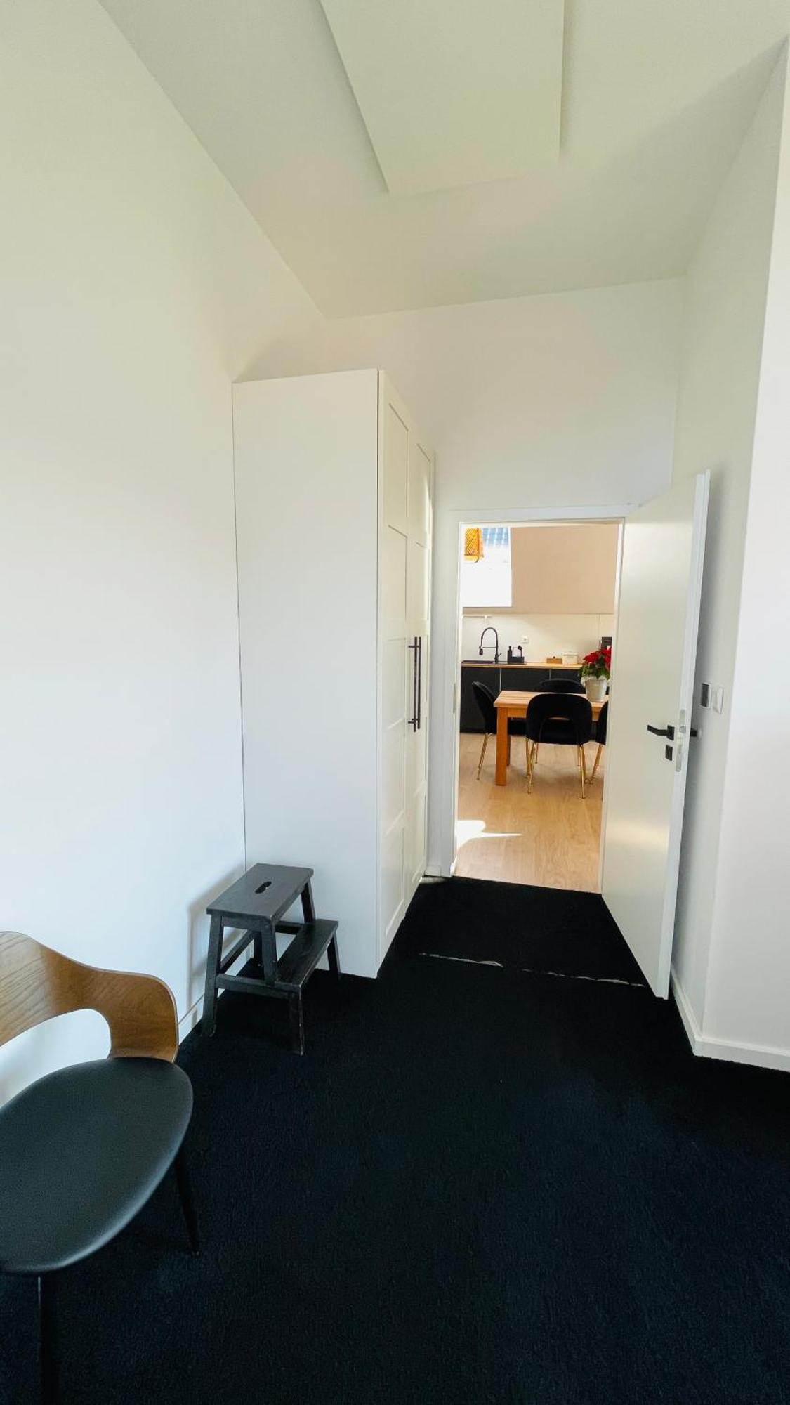 House Flow, 3 Room, Free 2 Parking 브라티슬라바 외부 사진