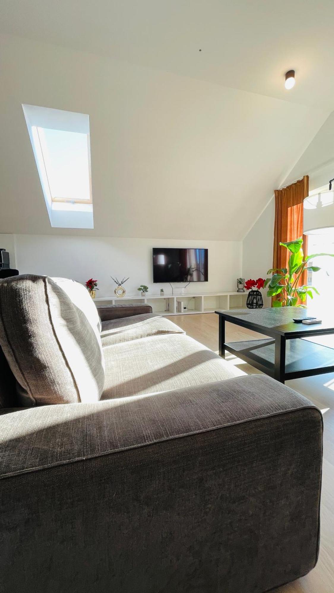 House Flow, 3 Room, Free 2 Parking 브라티슬라바 외부 사진