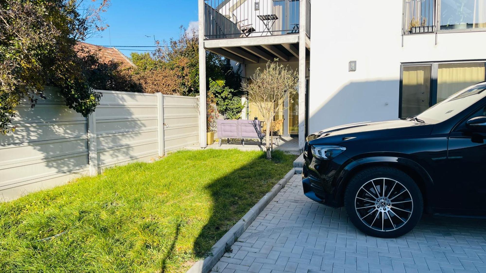 House Flow, 3 Room, Free 2 Parking 브라티슬라바 외부 사진