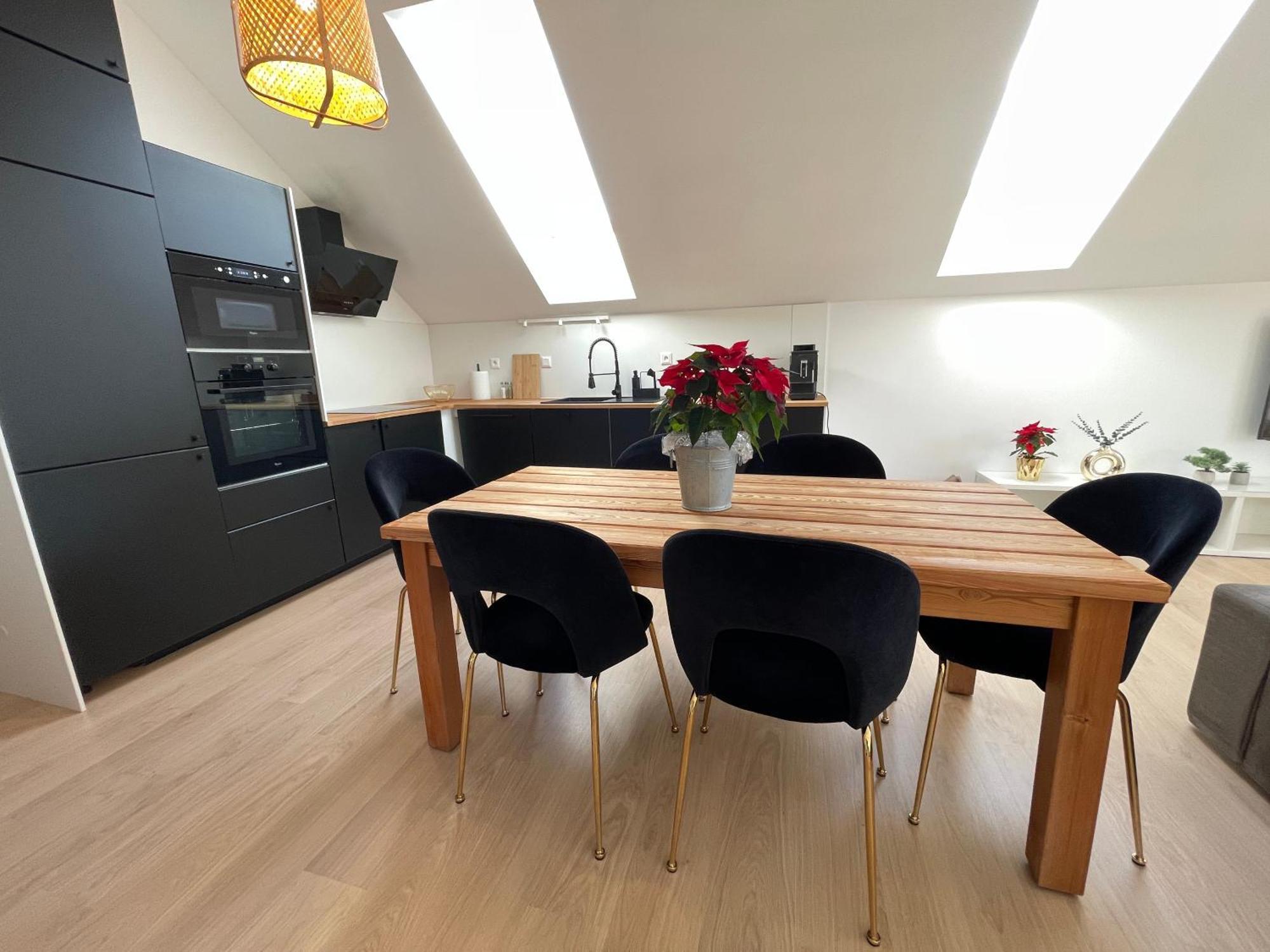 House Flow, 3 Room, Free 2 Parking 브라티슬라바 외부 사진