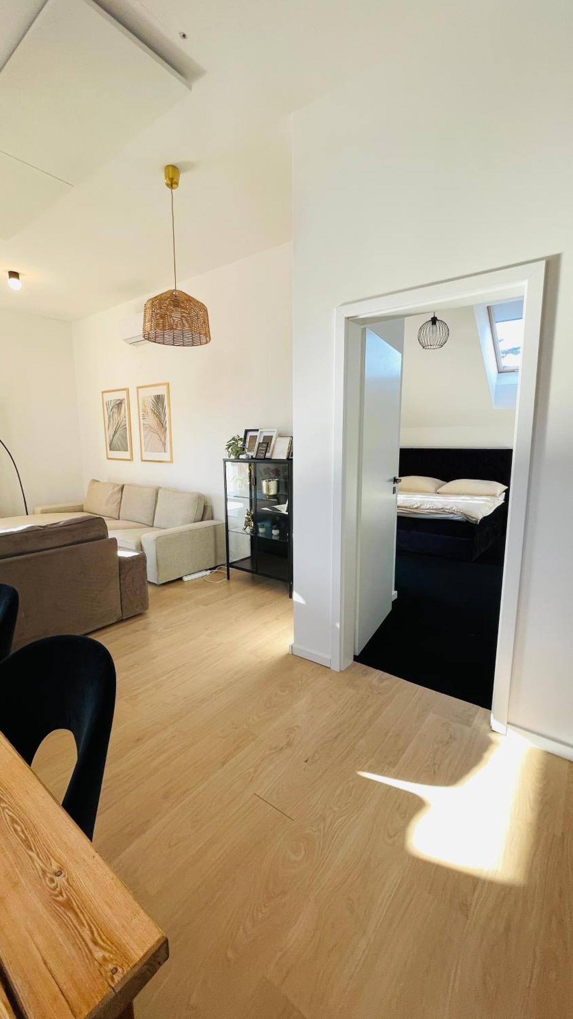 House Flow, 3 Room, Free 2 Parking 브라티슬라바 외부 사진